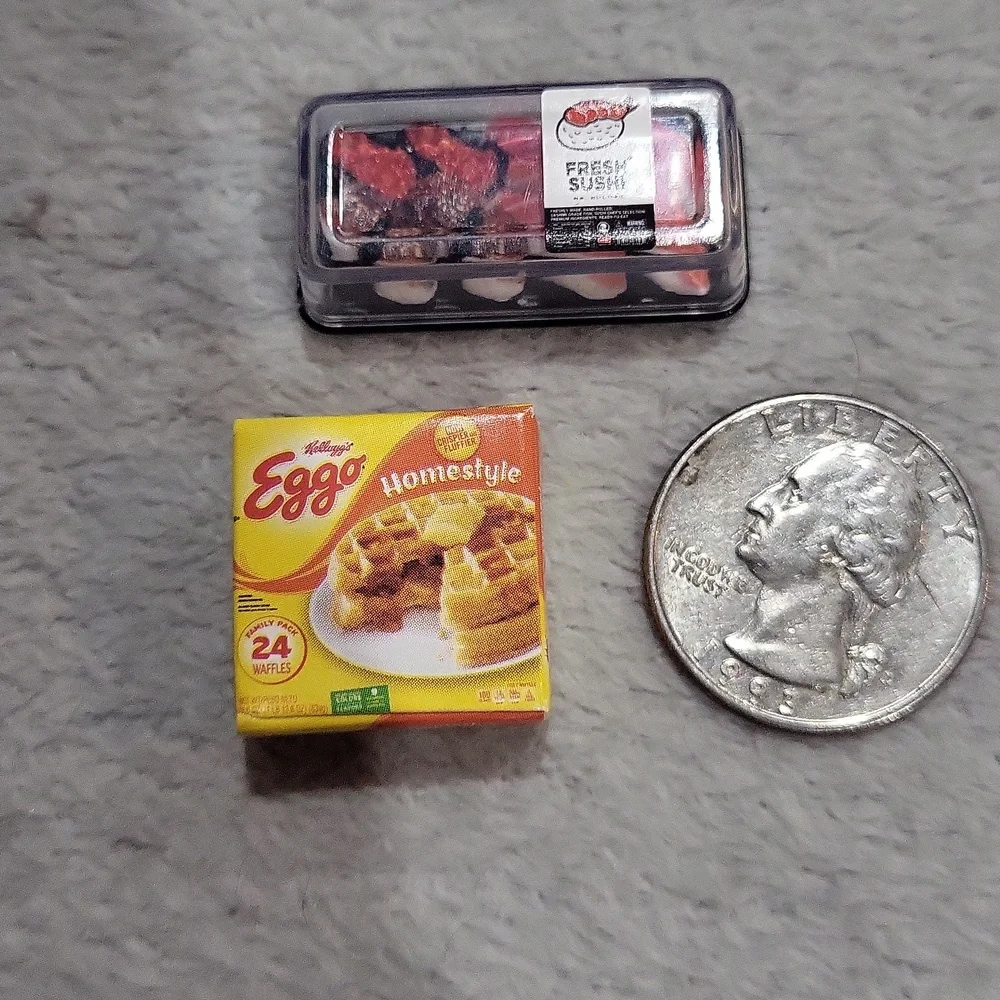 Mini Brands Fill The Fridge Eggo Waffles and Sushi Set